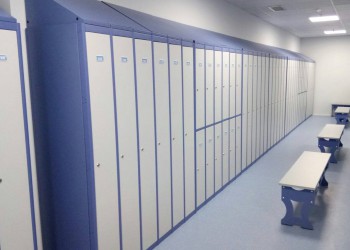 Lockers & benches